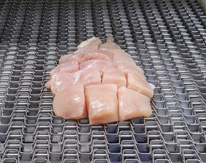 Cubes de poulet après découpe